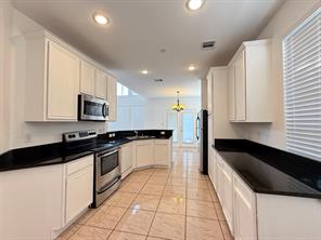 941 Englewood Lane - Photo 3