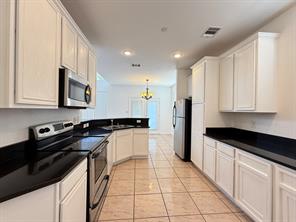 941 Englewood Lane - Photo 4