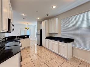 941 Englewood Lane - Photo 5