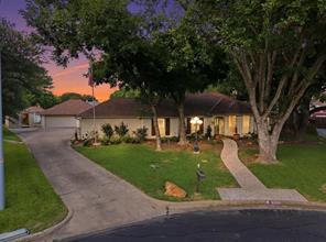 5308 Dixie Circle - Photo 1