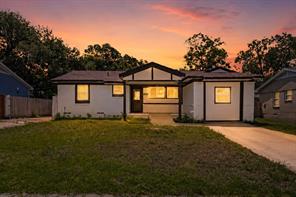 1706 Summit Street - Photo 1
