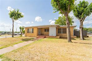 514 W Walker Street - Photo 1