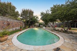 2104 Westlake Drive - Photo 4