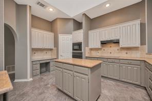4731 Saddlebrook Drive - Photo 8