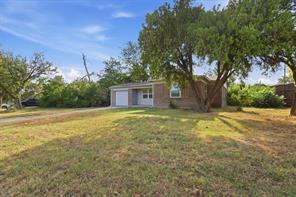 4500 Sherwood Drive - Photo 2
