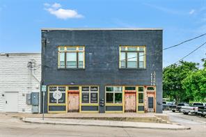 1411 Wesleyan Street - Photo 2