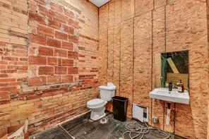 1411 Wesleyan Street - Photo 27