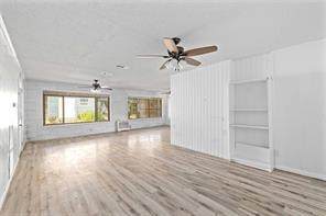 2609 Coggin Avenue - Photo 3