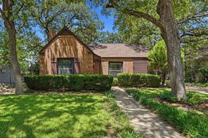 2113 Yucca Avenue - Photo 1