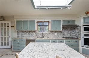 9302 Ravenswood Road - Photo 18