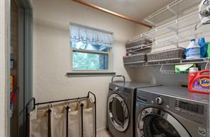 9302 Ravenswood Road - Photo 19