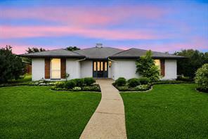 2005 Yorkstown Drive - Photo 1