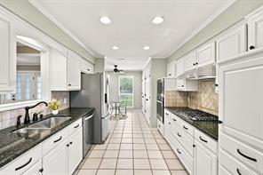 2005 Yorkstown Drive - Photo 14