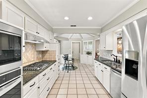 2005 Yorkstown Drive - Photo 17