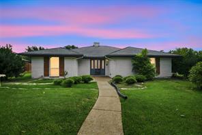2005 Yorkstown Drive - Photo 2