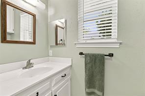 2005 Yorkstown Drive - Photo 27