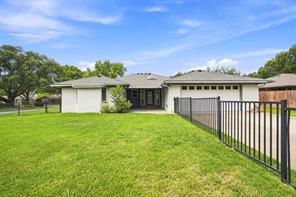 2005 Yorkstown Drive - Photo 6