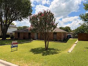 910 Village Green Drive - Photo 1