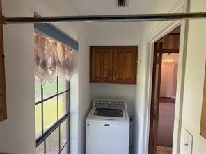 910 Village Green Drive - Photo 10