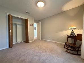 910 Village Green Drive - Photo 15