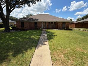 910 Village Green Drive - Photo 2