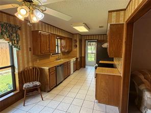 910 Village Green Drive - Photo 8