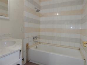 1018 N Powell Parkway - Photo 12