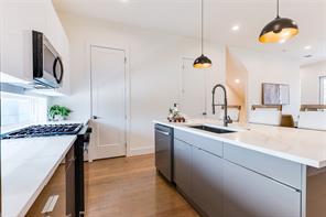 1902 N Carroll Avenue - Photo 12
