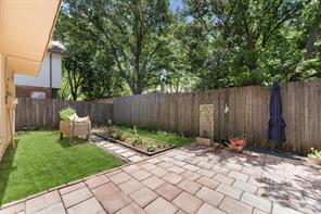 2216 Reverchon Drive - Photo 17
