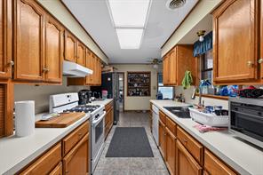 2211 Fisher Street - Photo 10