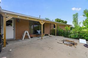 2211 Fisher Street - Photo 5