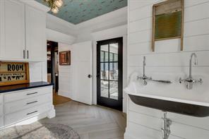 1901 Spring Mountain Road - Photo 22
