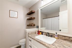 221 S Avenue C - Photo 21