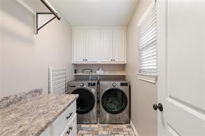 221 S Avenue C - Photo 25