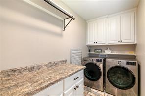 221 S Avenue C - Photo 26