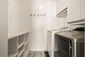 3130 N Harwood Street - Photo 23
