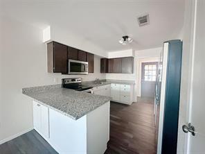 5512 Alexander Street - Photo 6