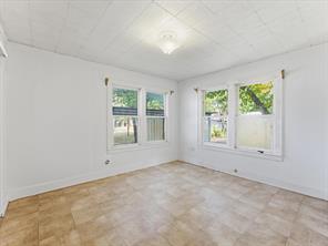 630 W Thompson Street - Photo 8