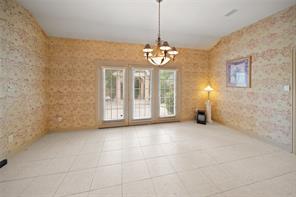 7402 Hollytree Drive - Photo 15