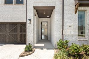 8102 Grotto Drive - Photo 4
