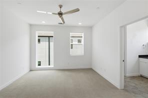 427 W 10th Street - Photo 17