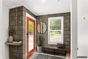 427 W 10th Street - Photo 3