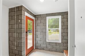 427 W 10th Street - Photo 4