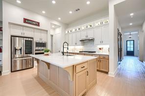1930 Benedetto Way - Photo 1