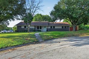 2403 Robin Circle - Photo 1