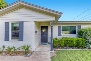 216 N Prairie View Road - Photo 1