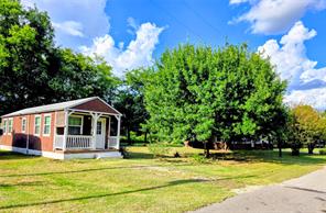 710 County Road 2298 - Photo 1