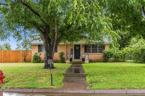 2621 Vine Street - Photo 1