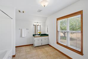 16927 W FM 922 - Photo 18