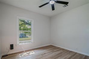 1421 S Scullin Avenue - Photo 17